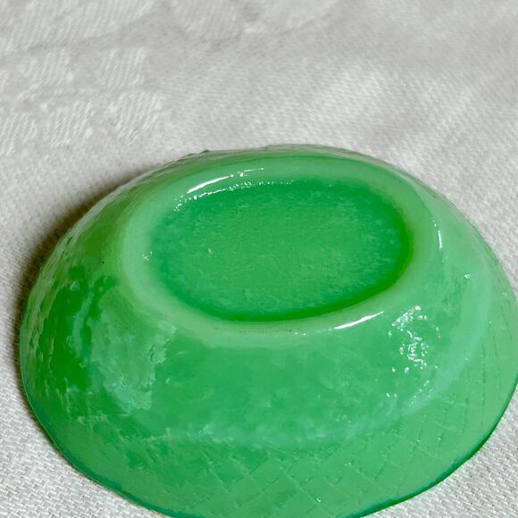 Vintage Jadeite Glass Chick Salt on Nest - Picture 4 of 6
